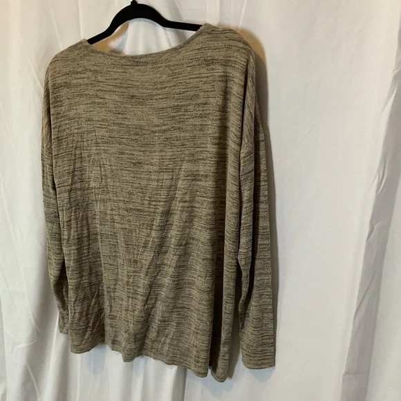 Loramendi Women’s Long Sleeve Heathered Oatmeal color with Black lace trim XL - Picture 11 of 16